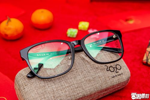 市橋云端眼鏡店 99元配防藍(lán)光眼鏡，新年換新look超值體驗(yàn)